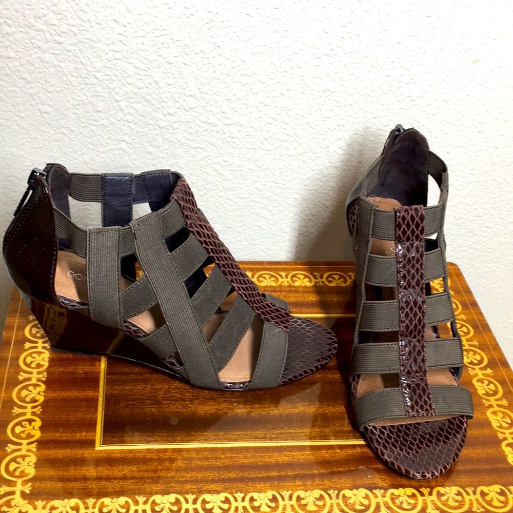 Donald Pliner  6.5 Shoes Brown wedge